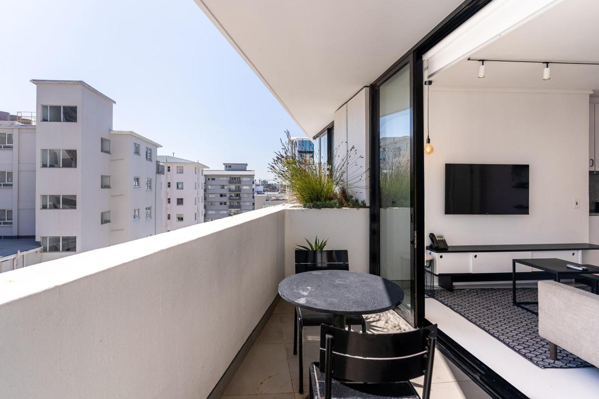 Flamingo 501 - One Bedroom Sea Point *