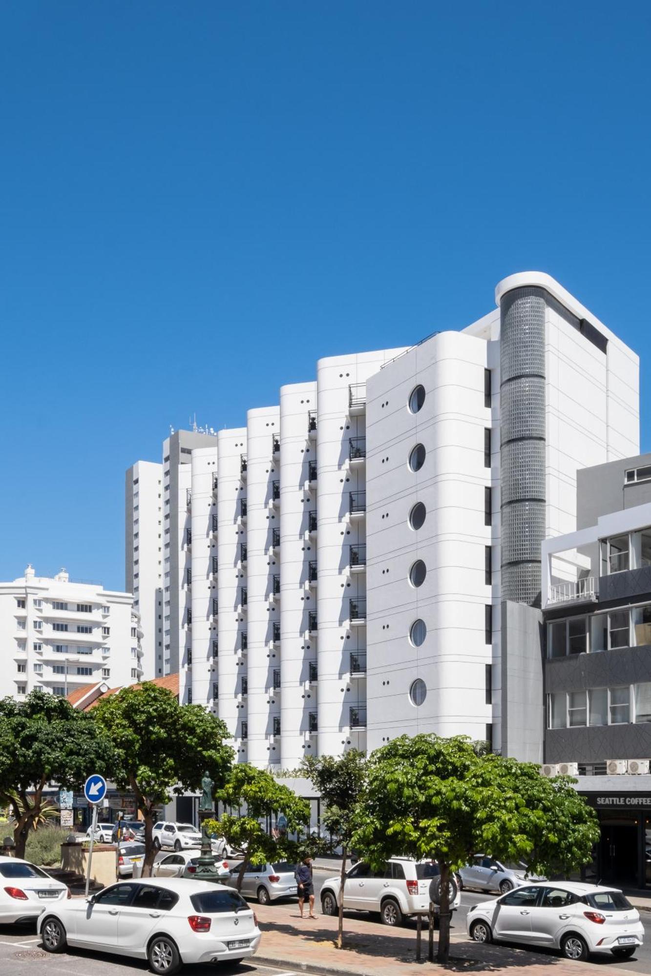 Flamingo 501 - One Bedroom Sea Point Apartment Cape Town