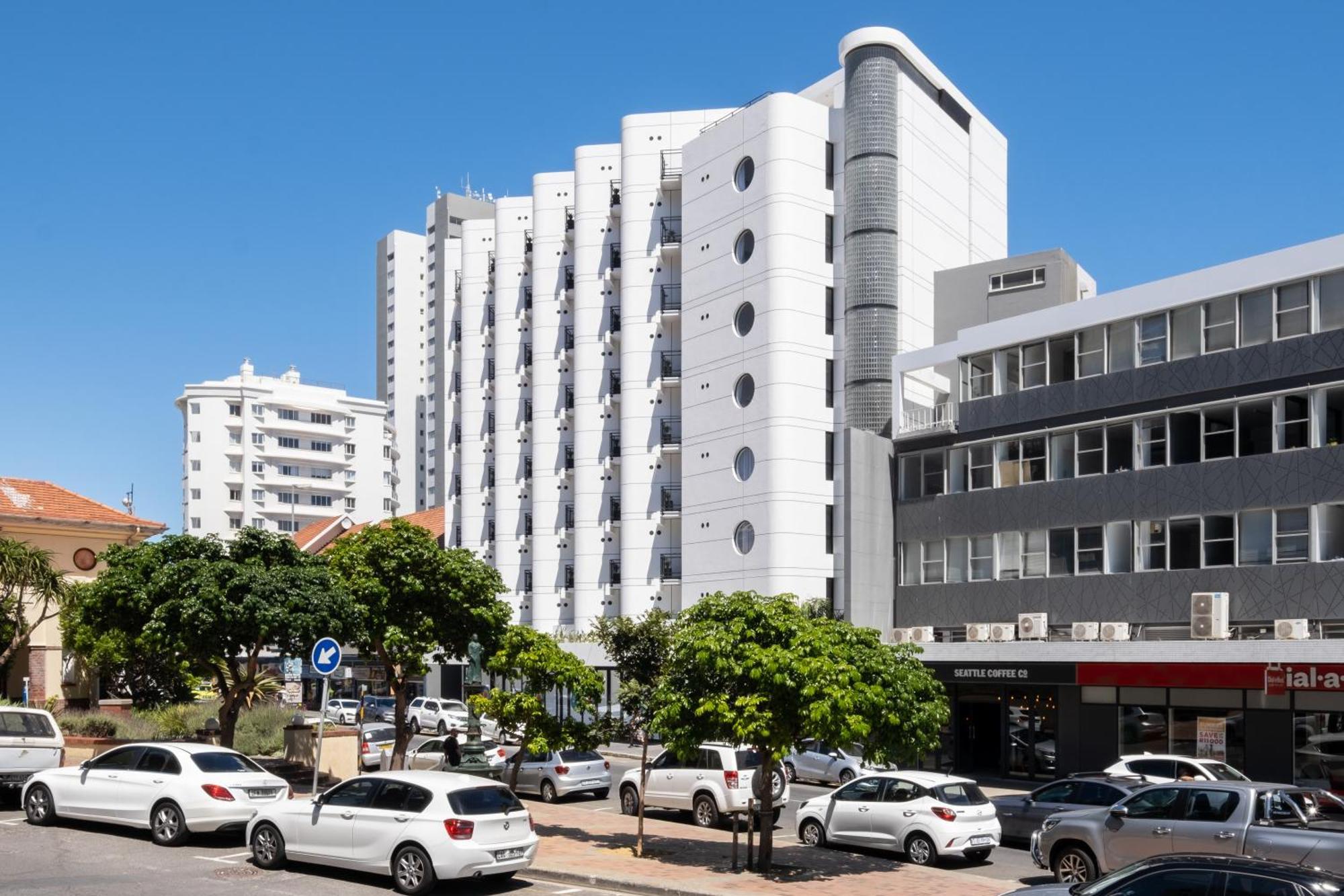 Apartment Flamingo 501 - One Bedroom Sea Point Cape Town